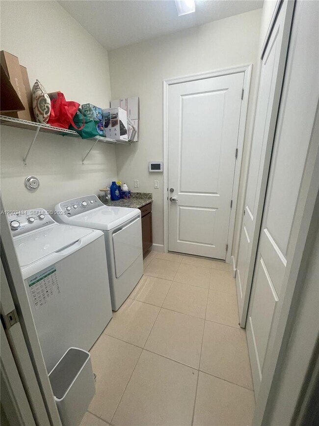 Building Photo - 16053 Rain Lilly Way