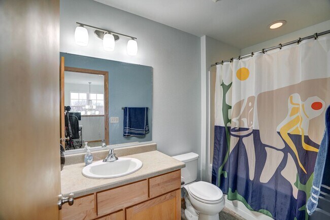 Building Photo - 818 Redan Dr