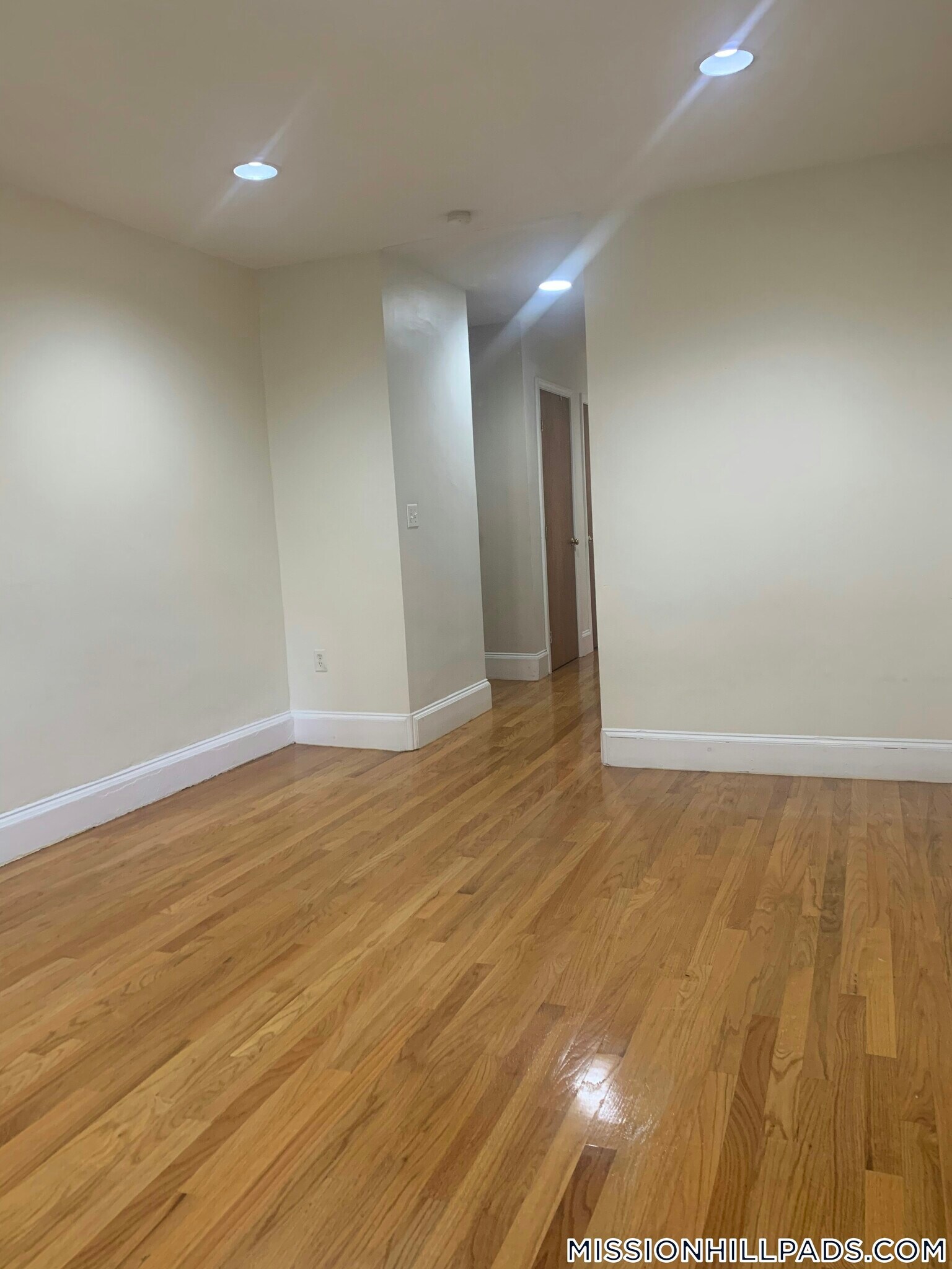 Building Photo - 12 Wait St