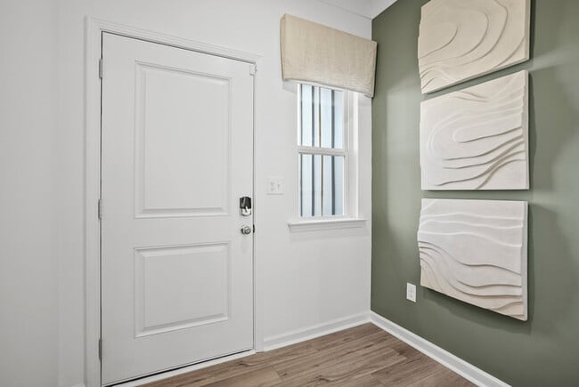 Building Photo - 12004 Oak St