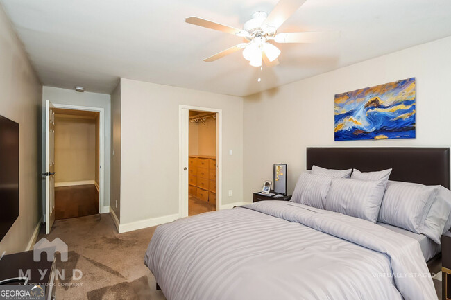 Building Photo - 1202 Pine Heights Dr NE