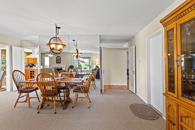 Building Photo - Sweeping Views! Rare and Peaceful 5-home e...