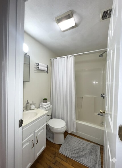 Building Photo - 838 Huntington Ave