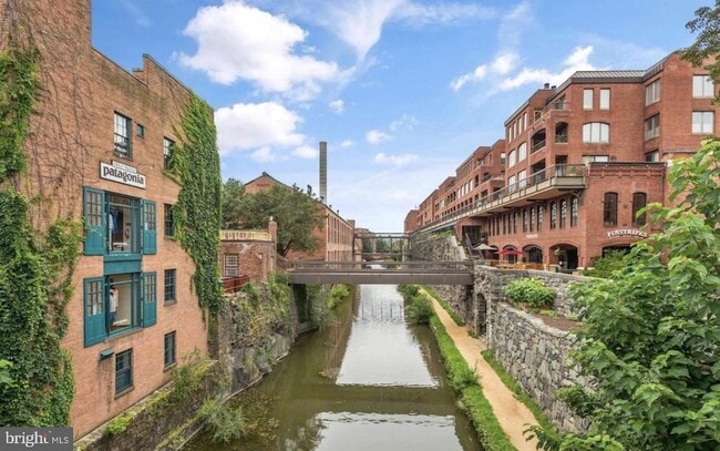 Building Photo - 3210 Grace St NW