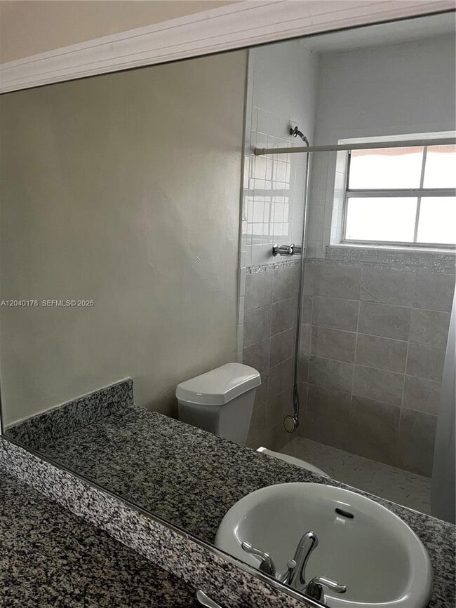 Building Photo - 8650 SW 67th Ave