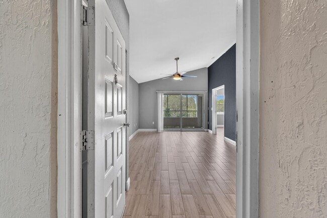 Building Photo - 2803 N Oakland Forest Dr