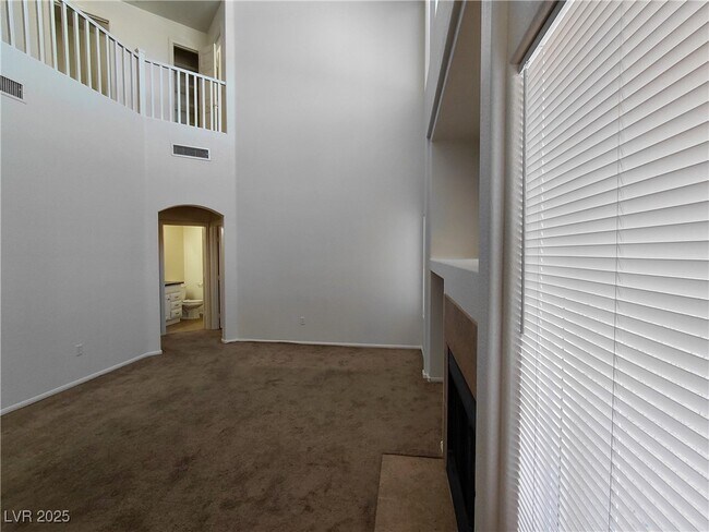 Building Photo - 452 Crocus Hill St