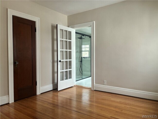 Building Photo - 385 Berryman Dr