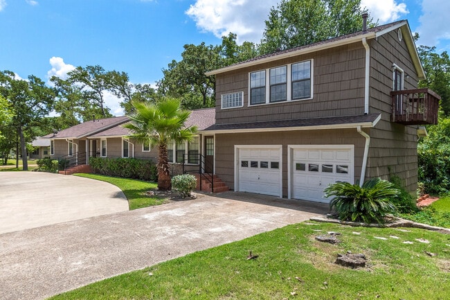 Primary Photo - 309 Brookside Dr E