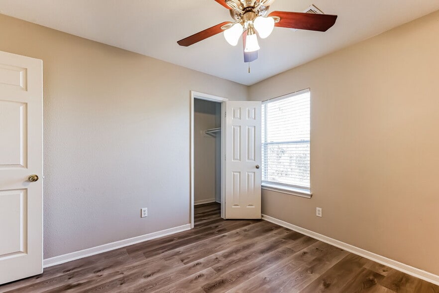 Building Photo - 20735 Fox Cliff Ln