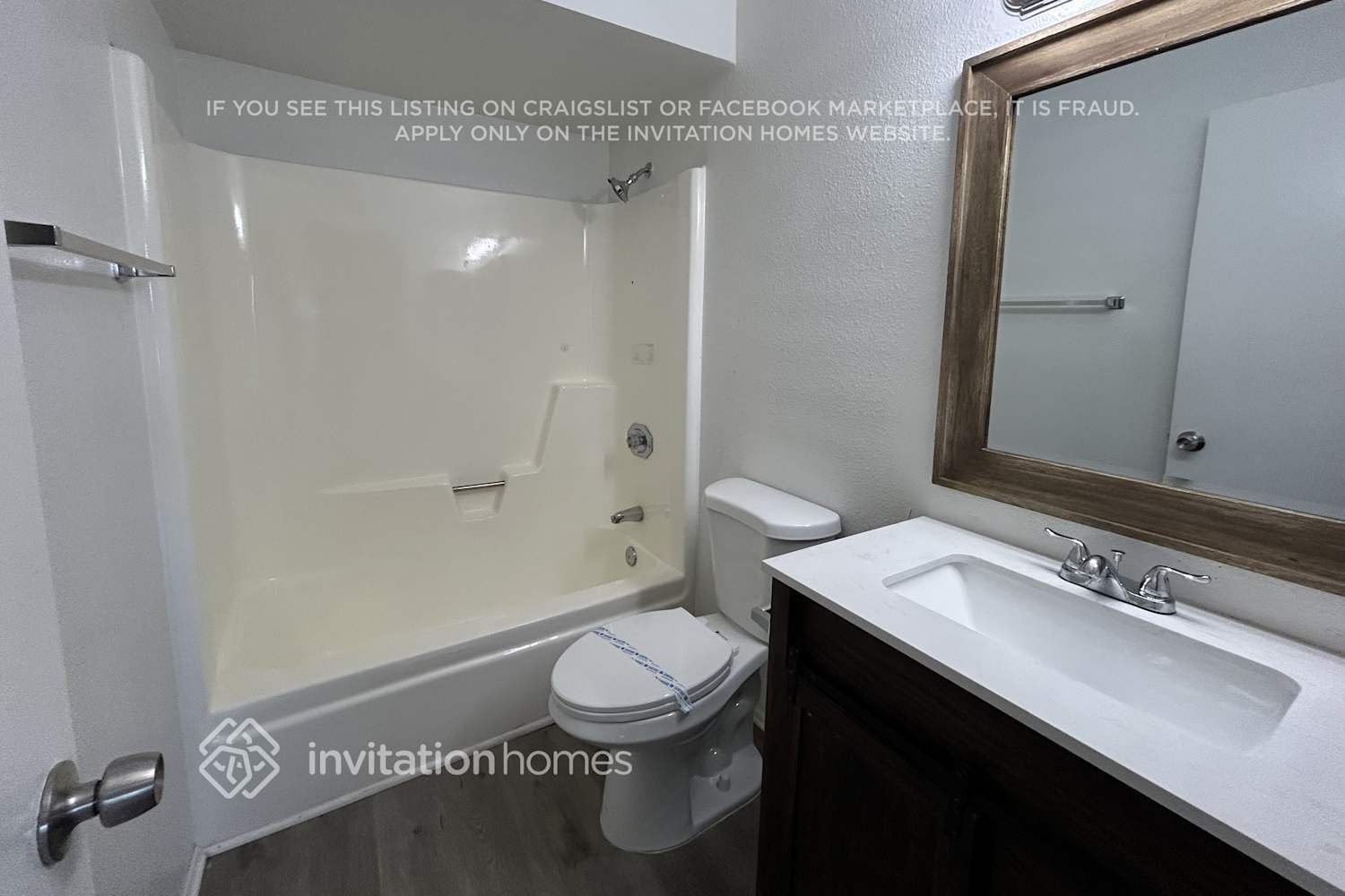 Building Photo - 5433 W Altadena Ave