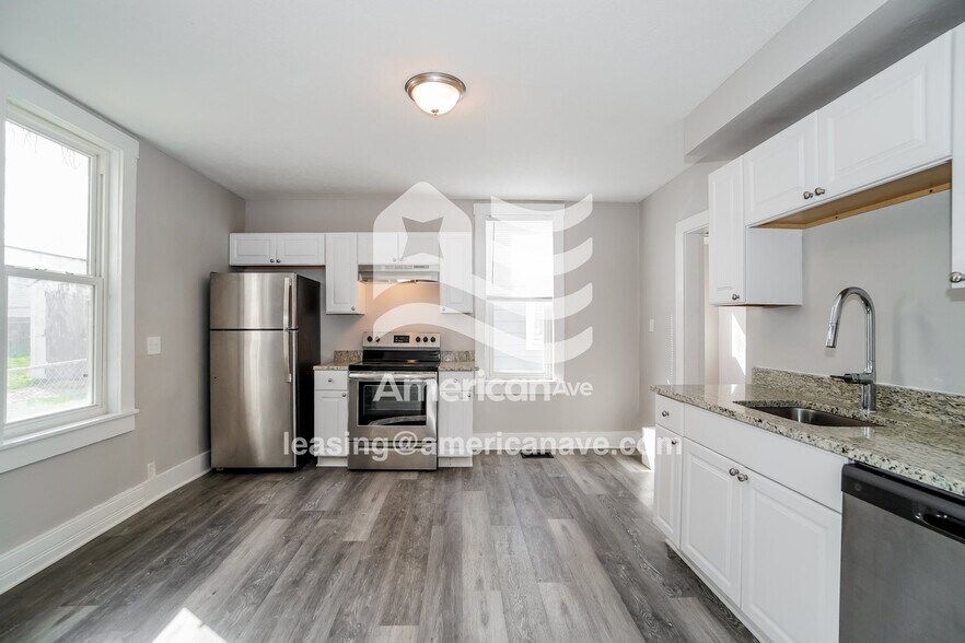 Building Photo - 602 King St