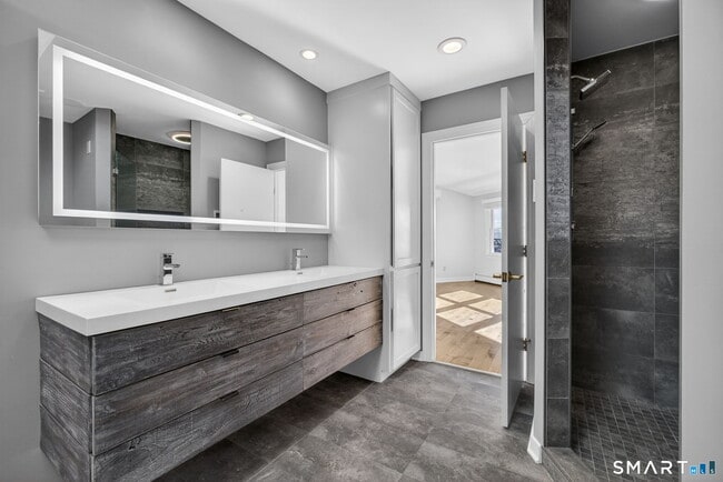 Building Photo - 49 Steamboat Wharf