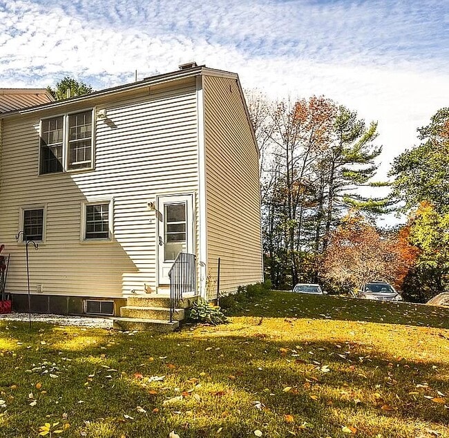 Building Photo - 94 Lewiston Rd