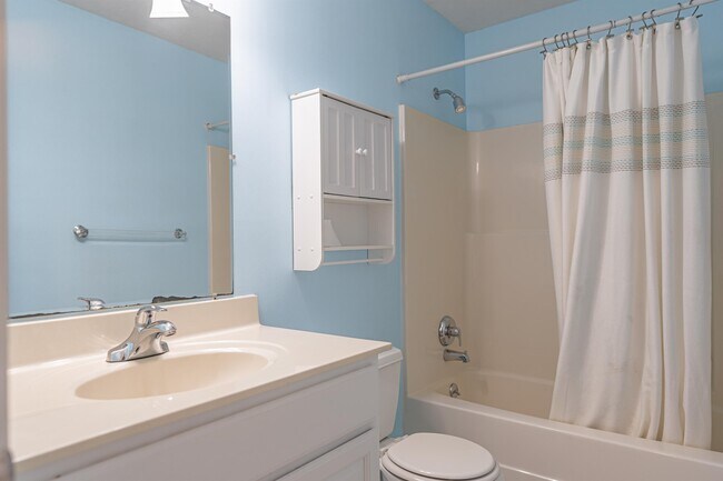 Building Photo - 104 Primrose Cir
