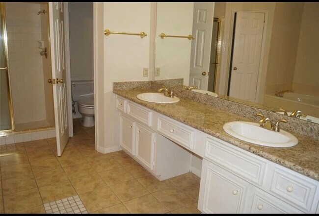 Building Photo - 22527 Wildwood Grove Dr