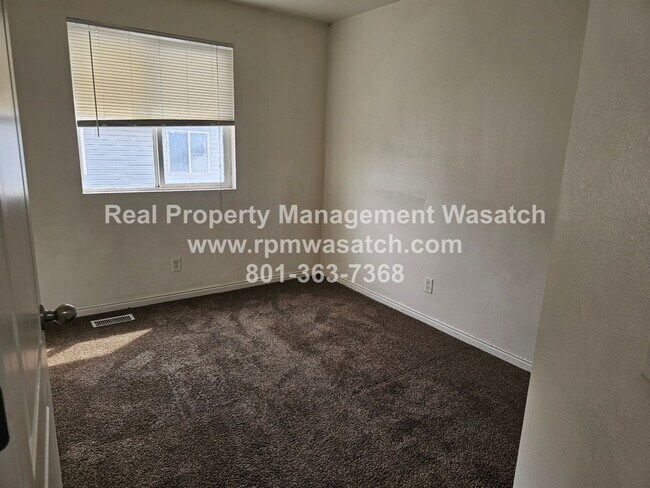Building Photo - 2401 Big Village Ct