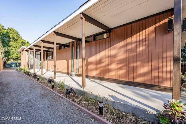 Building Photo - 1411 Ojai Rd