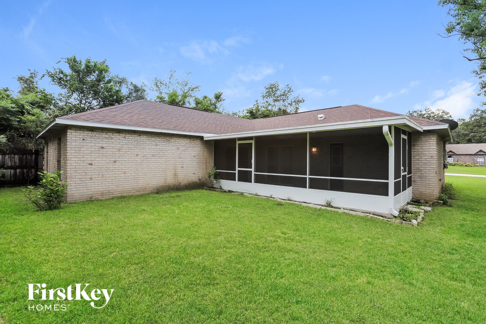 Building Photo - 662 Armadillo Dr