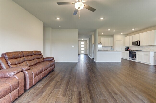 Building Photo - 6607 Arabella Lakes Dr
