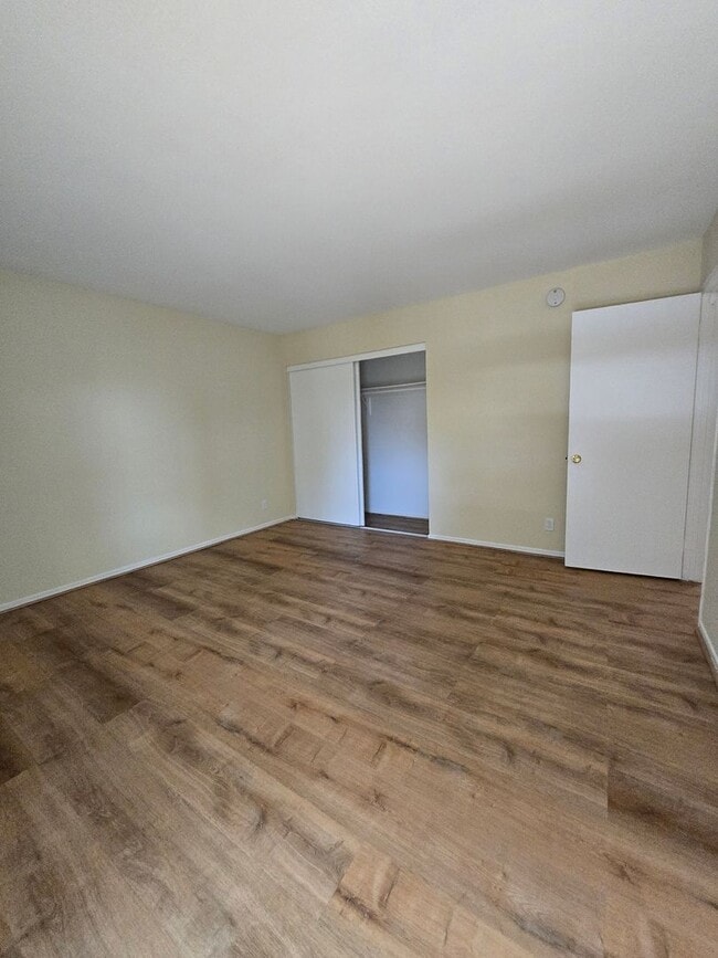 Building Photo - 3 Bedroom Apartment near to LMU, minutes t...