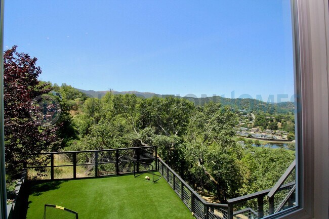 Building Photo - Fully Furnished 5BD/2.5BA Hillside View Home-FOUNDATION