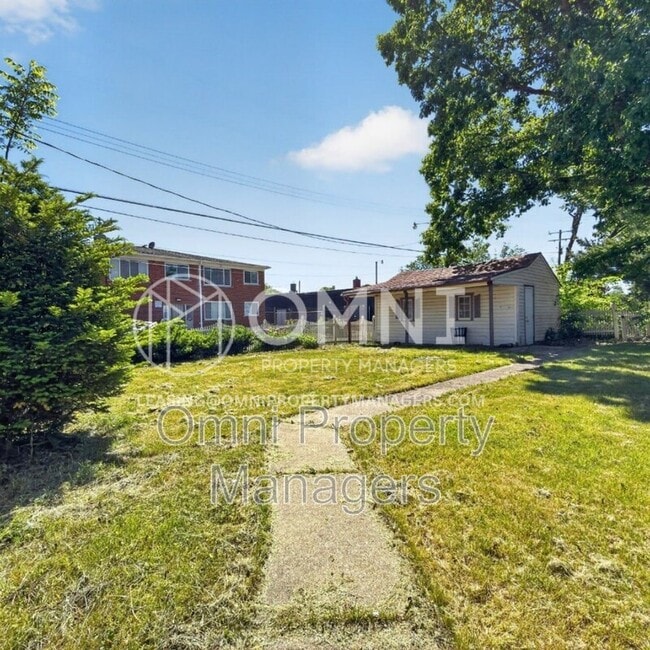 Building Photo - 11529 Roxbury St
