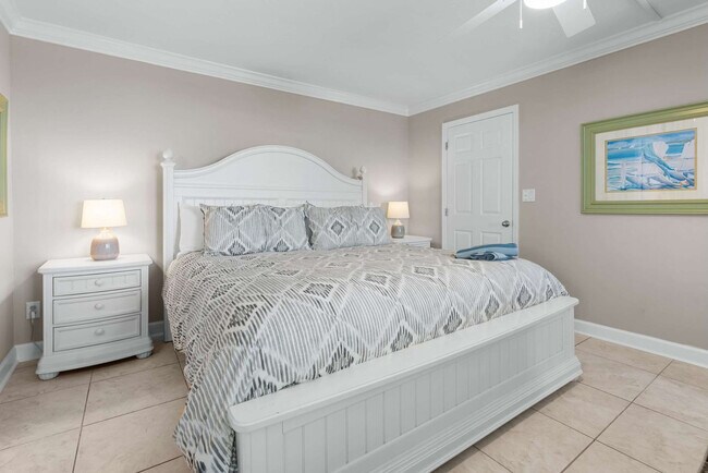 Building Photo - 5600 Bonita Beach Rd SW