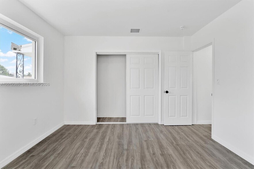 Building Photo - 1061 NW 108th Ter