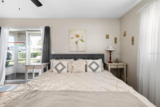 Building Photo - 1802 Bedford Terrace