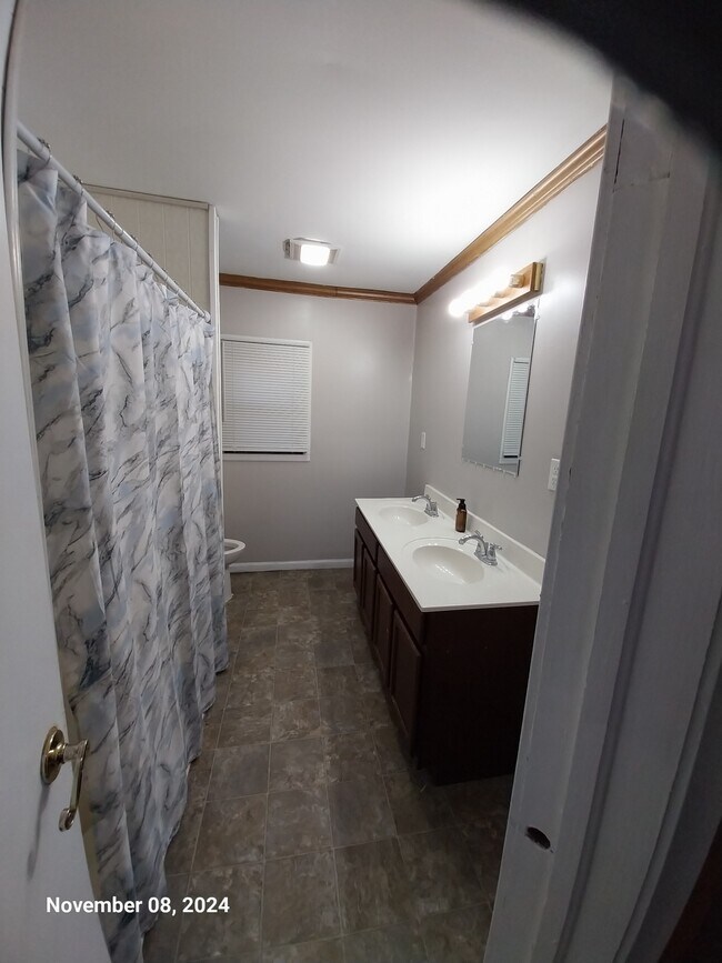 Upstairs bathroom - 111 South Liberty Avenue
