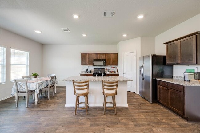 Building Photo - 216 Skipping Stone Ln