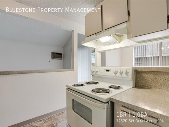 Building Photo - 12520 SW Gem Ln