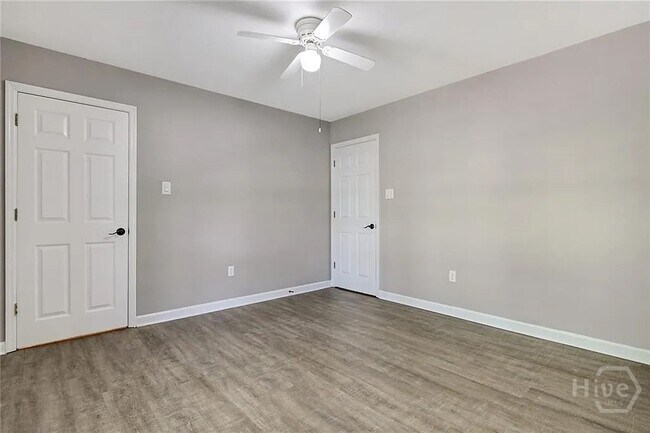 Building Photo - 154 MacKay Dr
