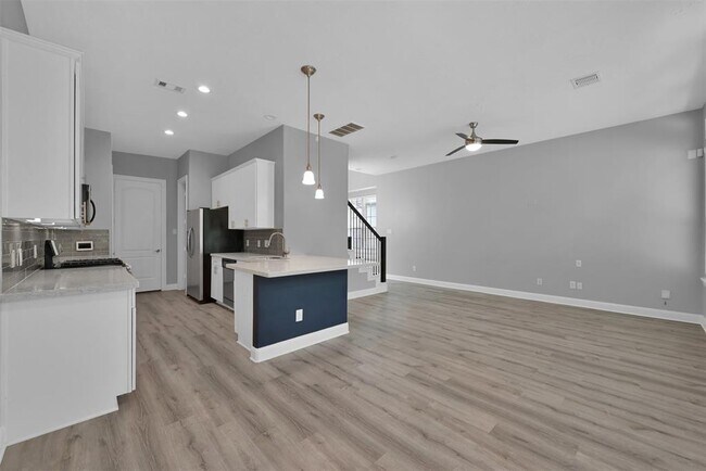 Building Photo - 91 Aventura Pl