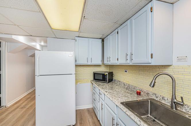Building Photo - 7530 N Oakley Ave