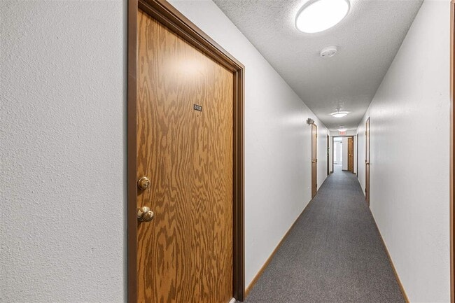 Building Photo - 2432 Rushmore Dr