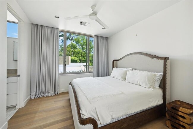 Building Photo - 9 Pinehill Ln