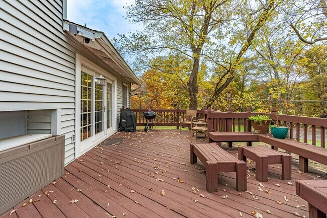 Building Photo - Charming 4 Bed SFH in Alexandria!