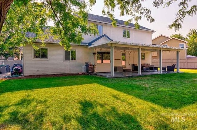 Building Photo - 6145 N Bellecreek Ave