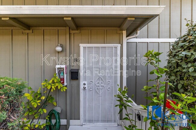 Building Photo - 138 Warwick Dr
