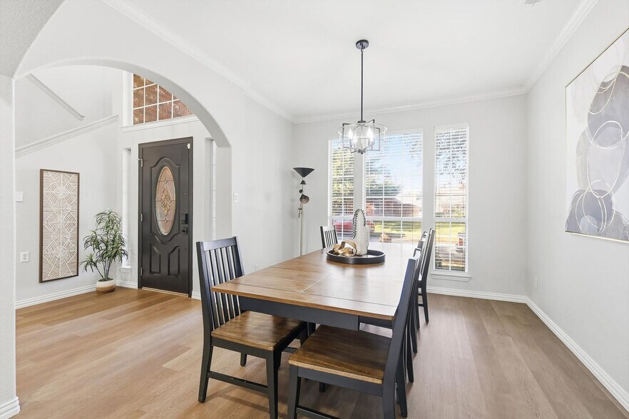 Building Photo - 2008 Vista Dr