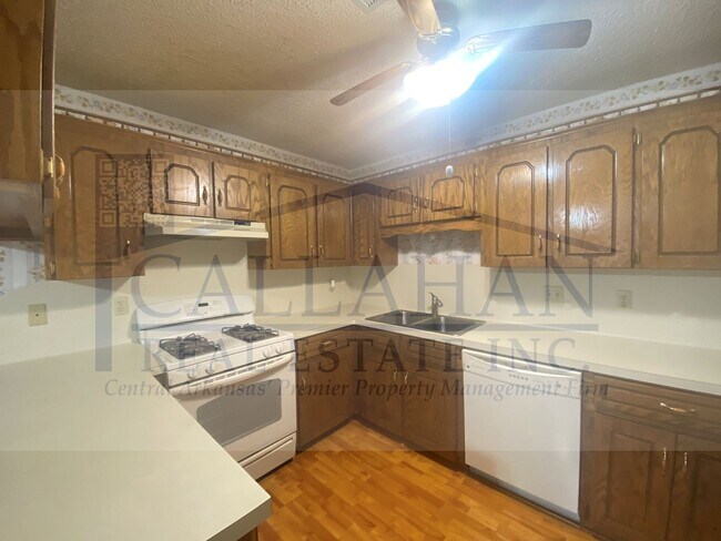 Building Photo - Sherwood 3 Bedroom Home