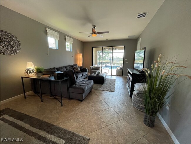 Building Photo - 7631 Jacaranda Ln