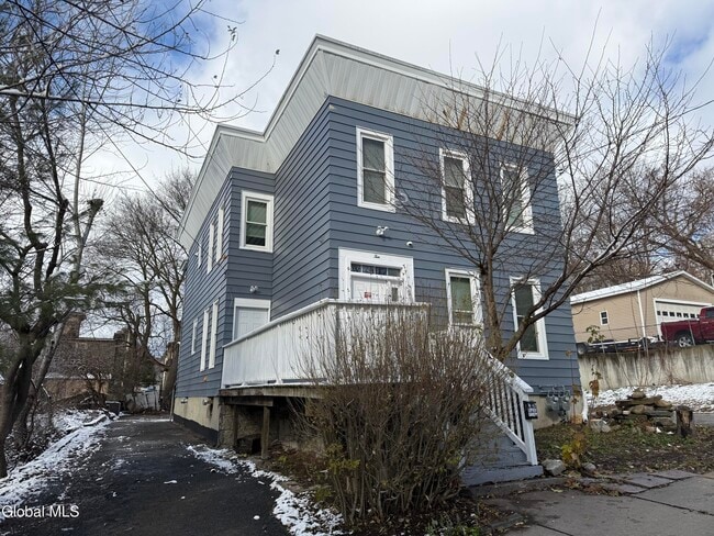 Building Photo - 10 Orange St