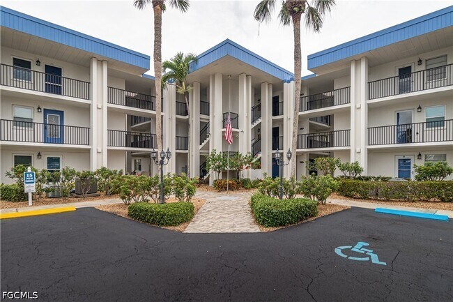 Building Photo - 1828 Pine Valley Dr