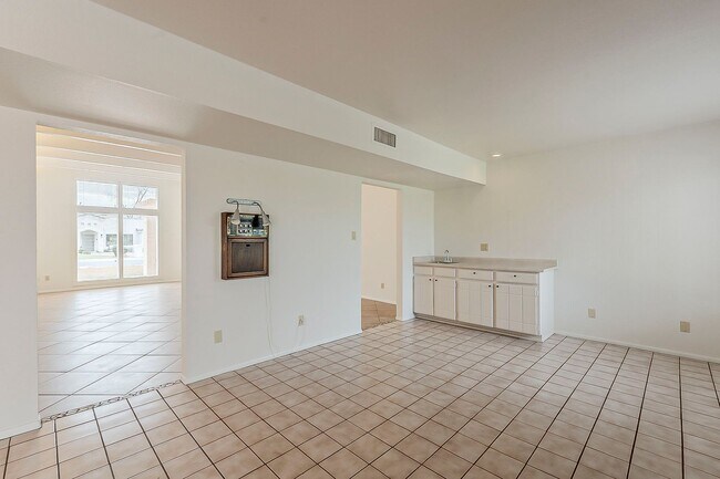 Building Photo - 85254! Four Beds with POOL!