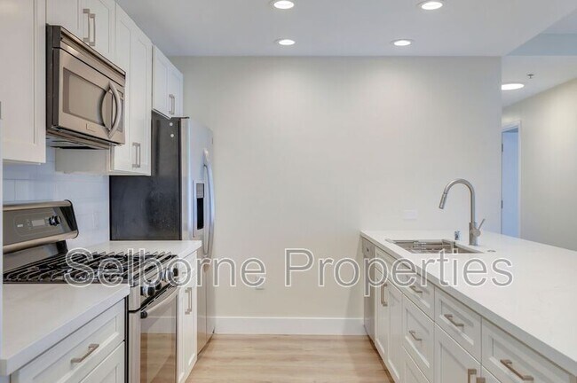 Building Photo - 1401 Jackson St