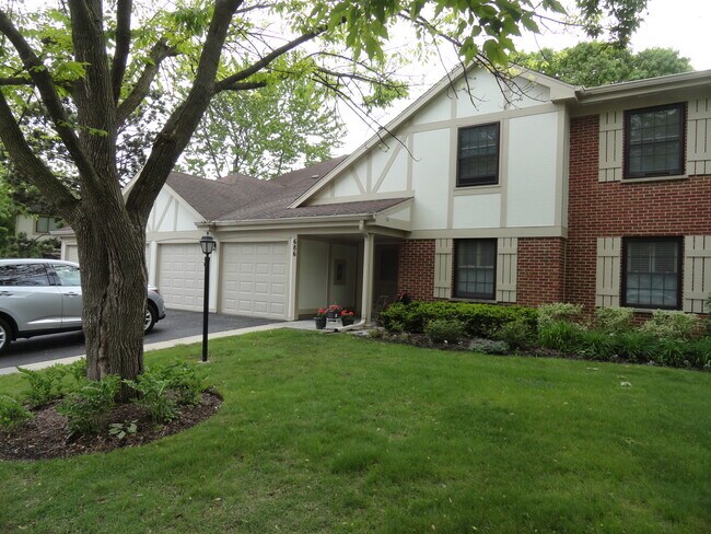 Building Photo - 686 Scanlon Dr