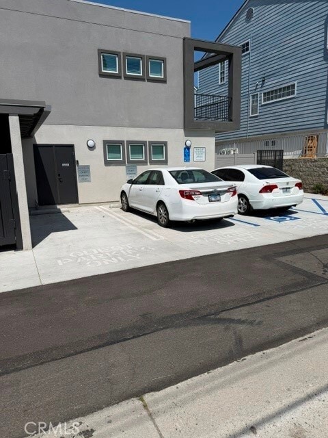 Building Photo - 18080 Prairie Ave